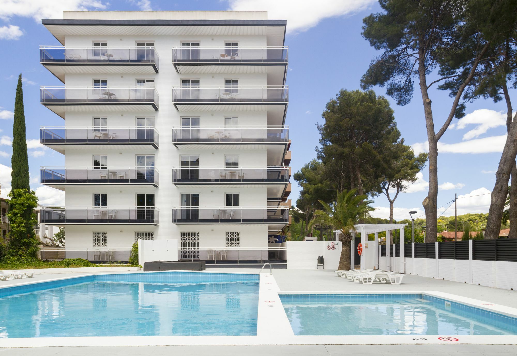 Apartamentos InterSalou Priorat Exterior foto